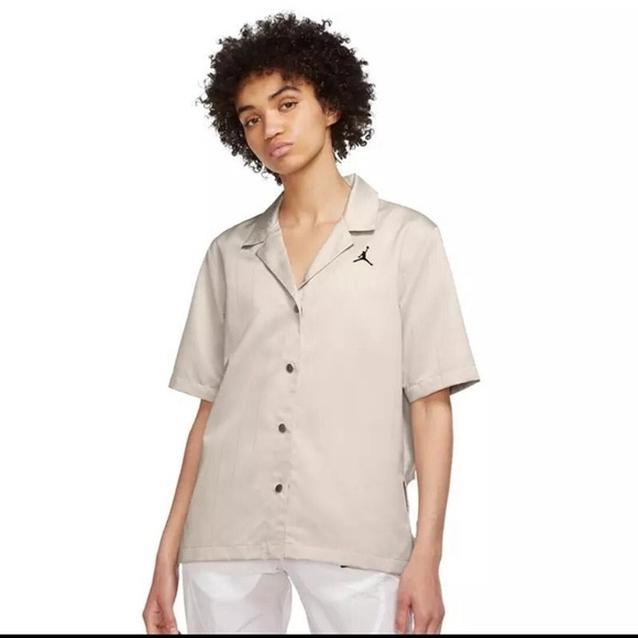Jordan Tops - Air Jordan Women’s Short Sleeve Cream Heritage Button Down Top Size XL